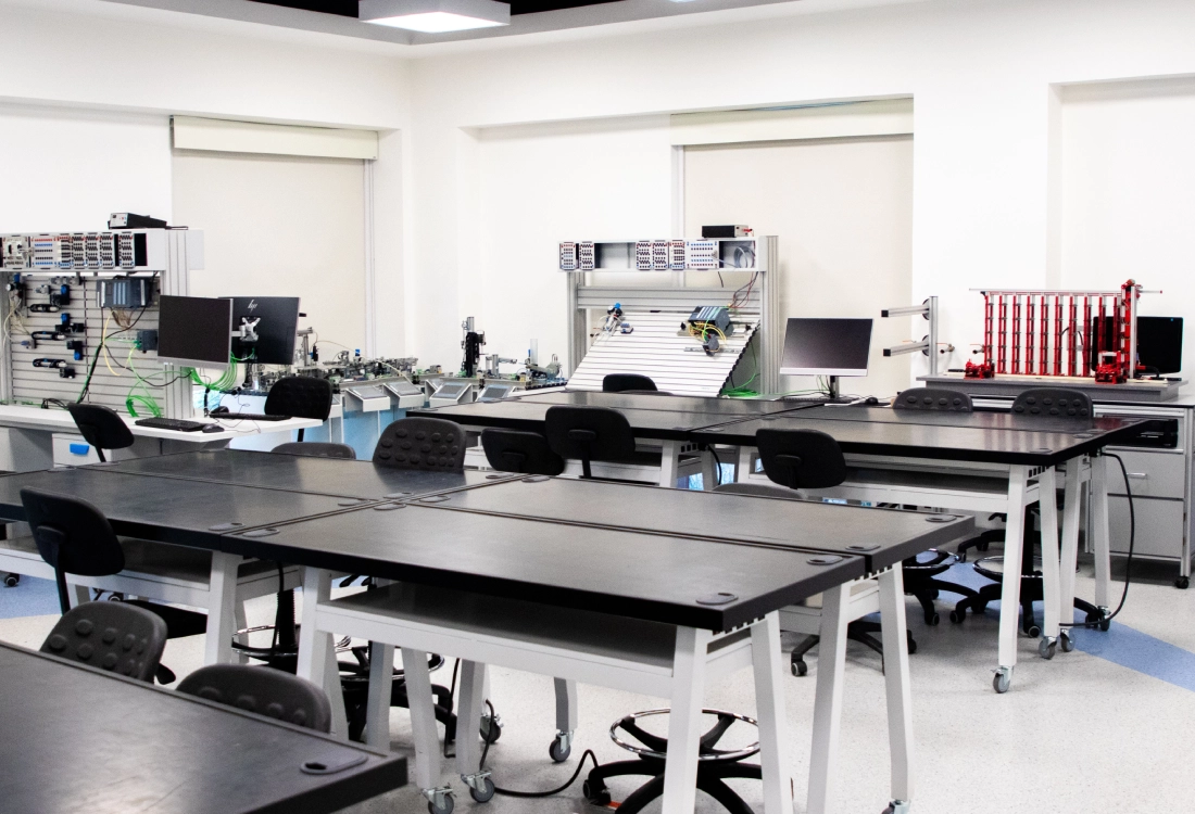 Lab Interior Solutions